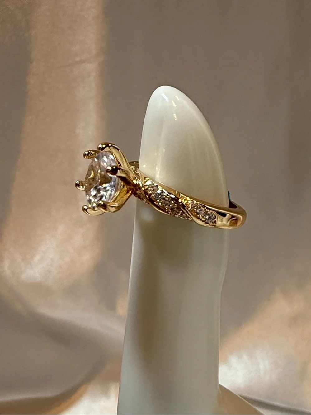 N/A elegant gold